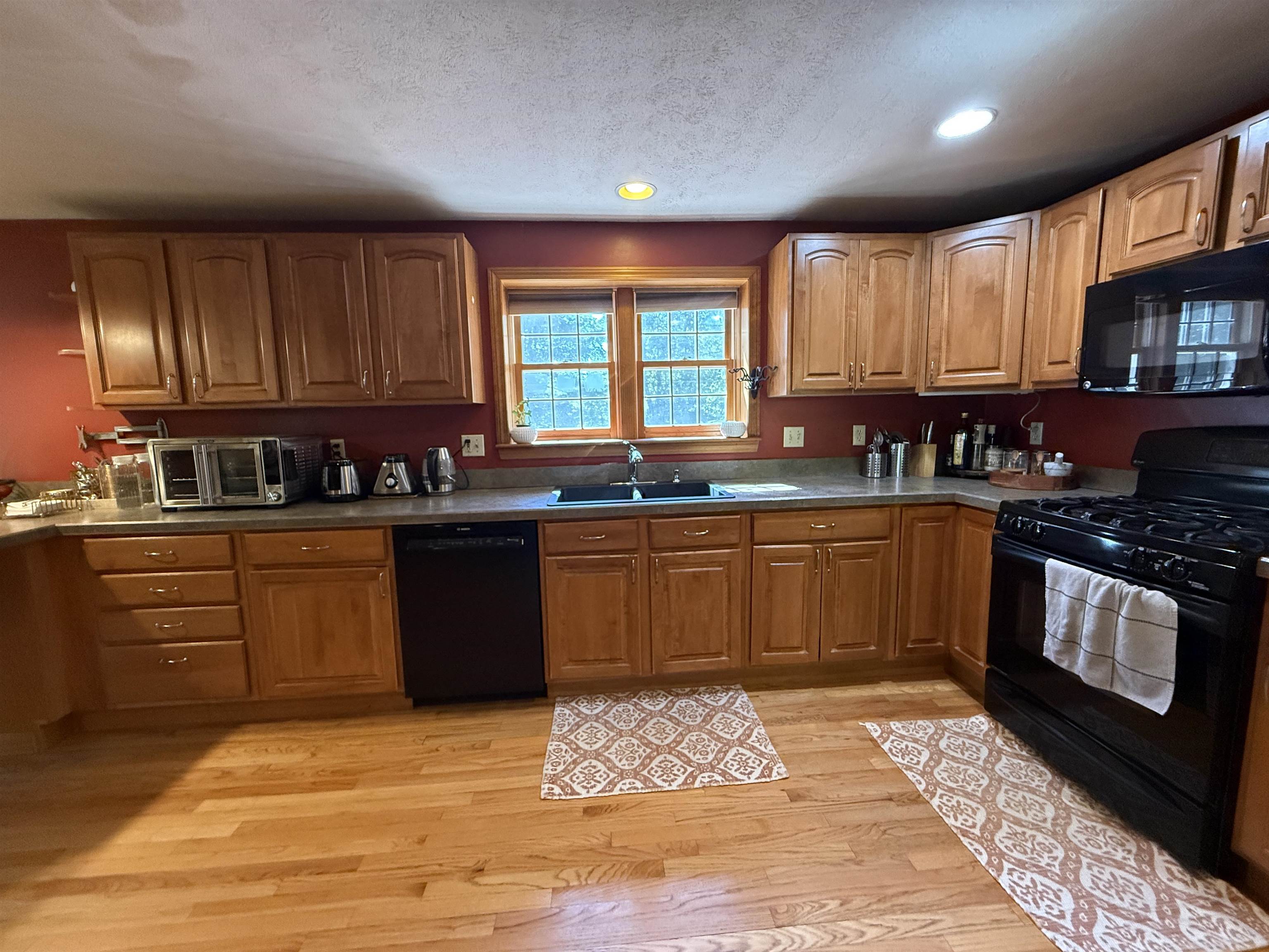59 Mid. Dunstable Road Nashua, NH 03062 - Photo 14 of 49