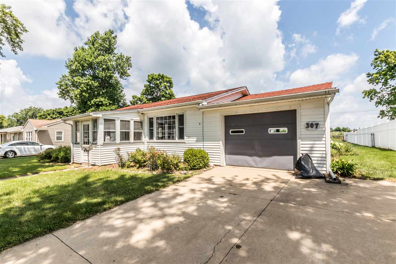 307 Devonshire Road Washington, IL 61571 - Photo 3 of 31 Gallery Image 3
