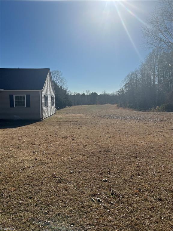 668 Hampton Road Eden, NC 27288 - Photo 10 of 25