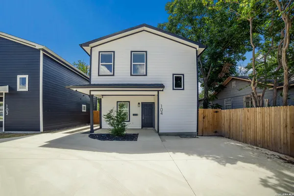 $1,650 | 1702 Hays Street, Unit 104, San Antonio, TX 78202