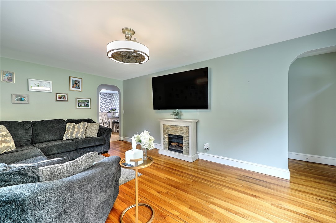 475 River Road Lincoln, RI 02865 - Photo 5 of 37