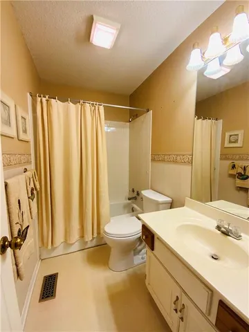 $375,000 | 10526 Rowland Avenue, Kansas City, KS 66109