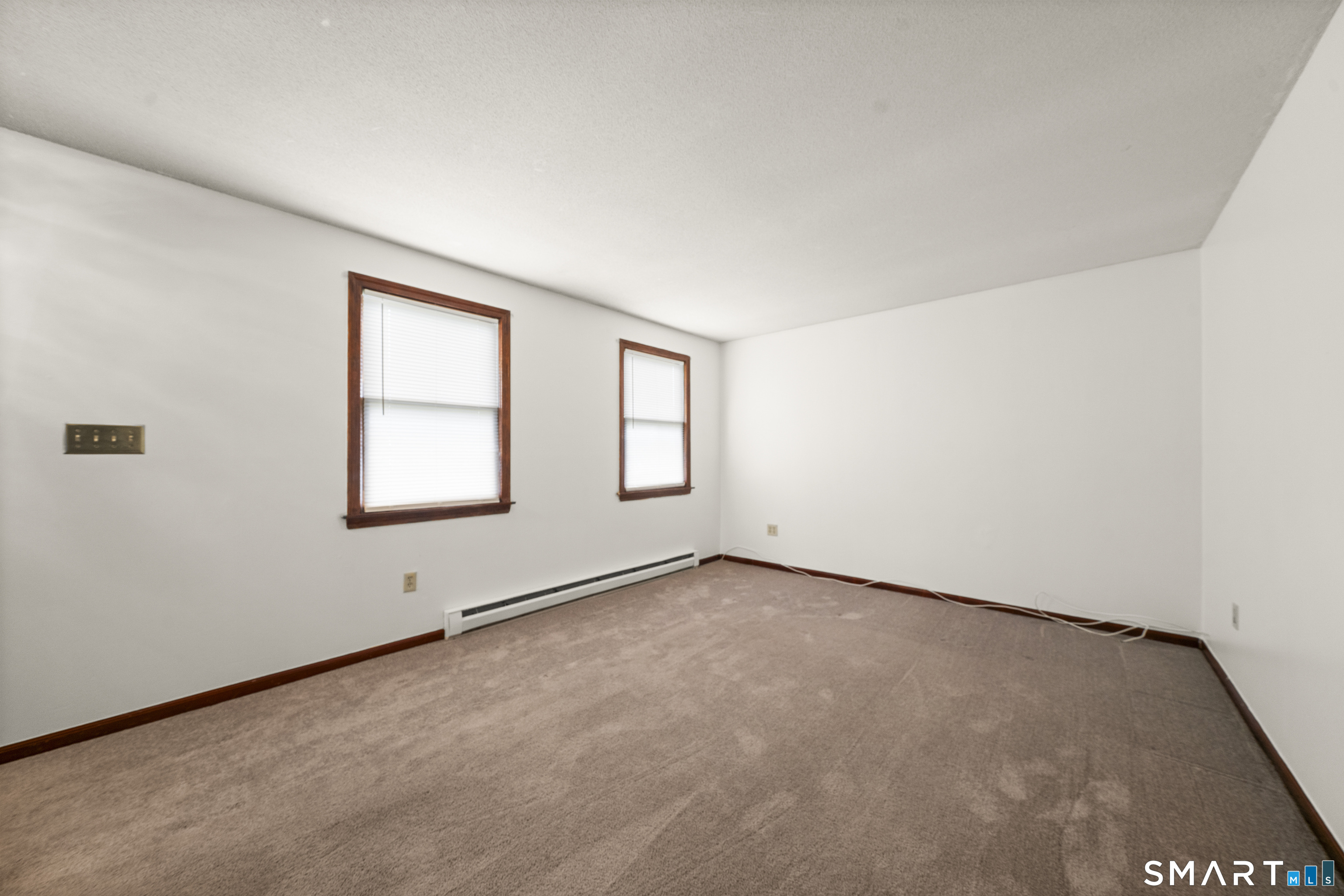 209 Pine Ln Extension Windsor, CT 06095 - Photo 3 of 38