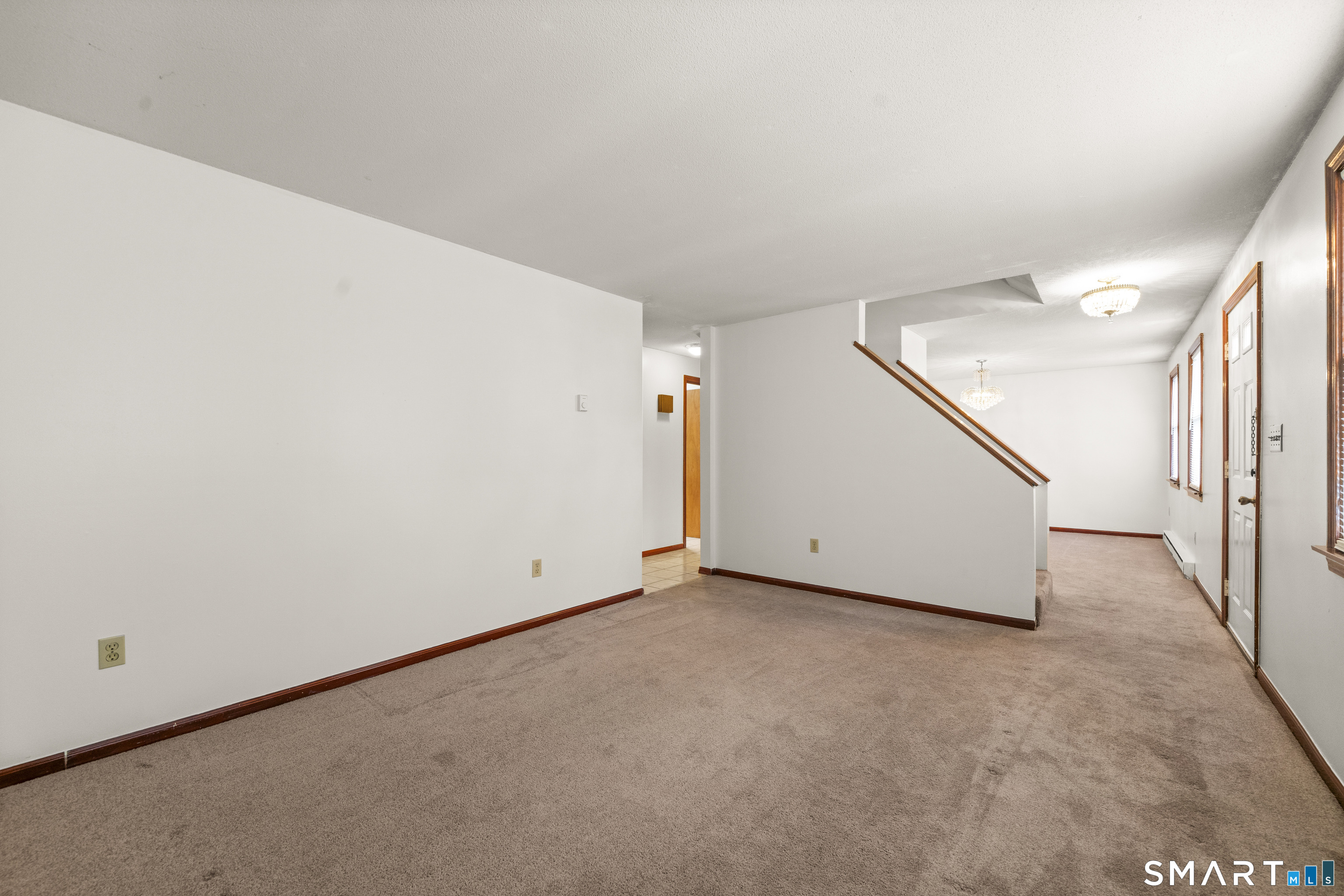 209 Pine Ln Extension Windsor, CT 06095 - Photo 5 of 38