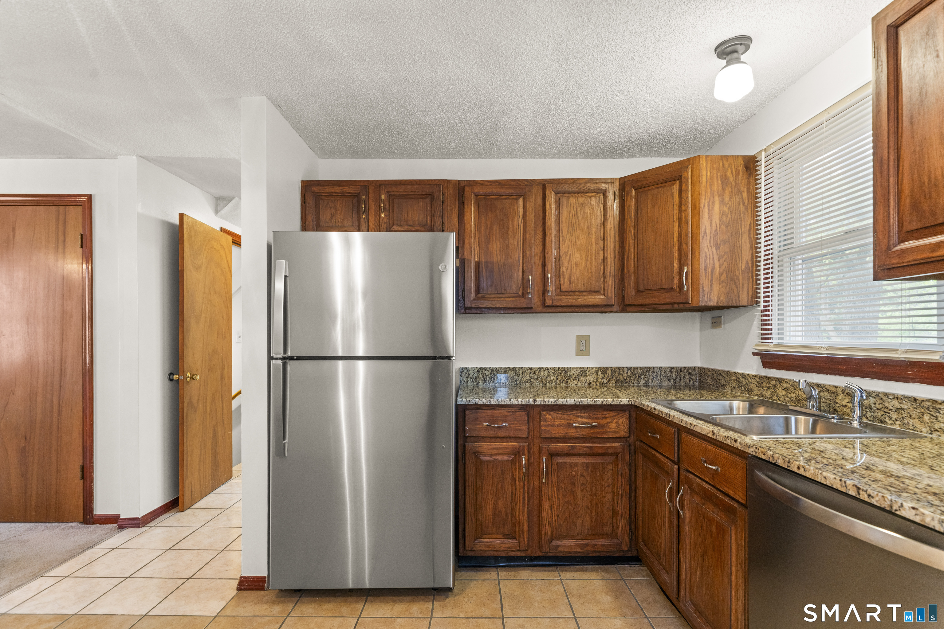 209 Pine Ln Extension Windsor, CT 06095 - Photo 10 of 38