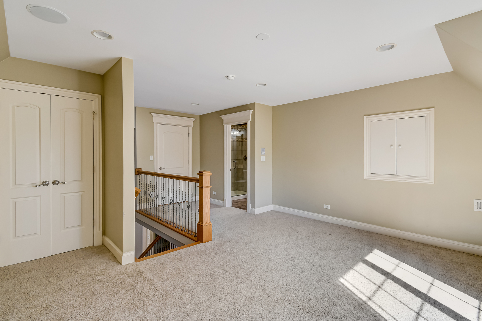 621 North County Line Road Hinsdale, IL 60521 - Photo 29 of 48 a view of an empty room