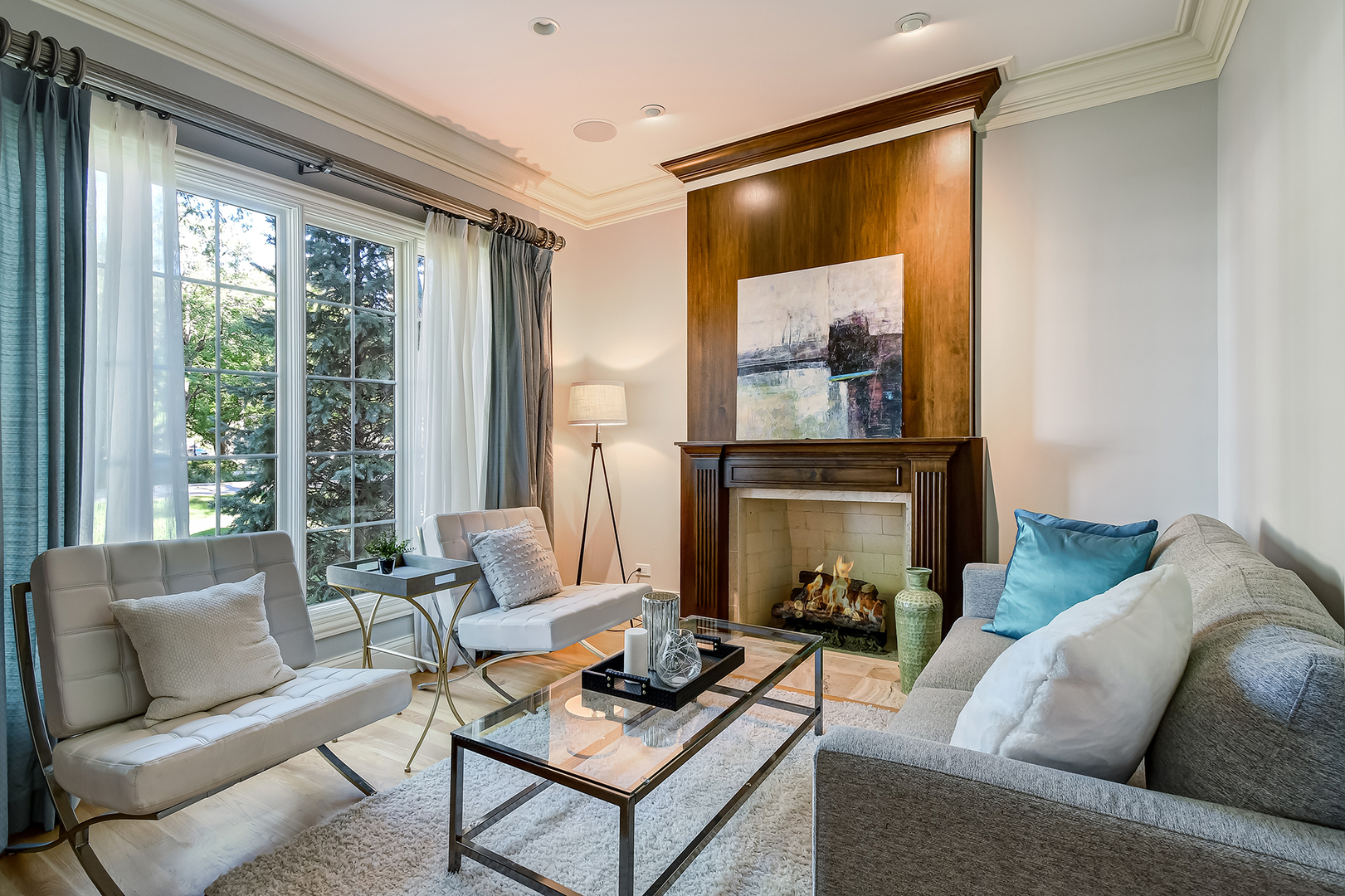 621 North County Line Road Hinsdale, IL 60521 - Photo 4 of 48 a living room with furniture and a large window