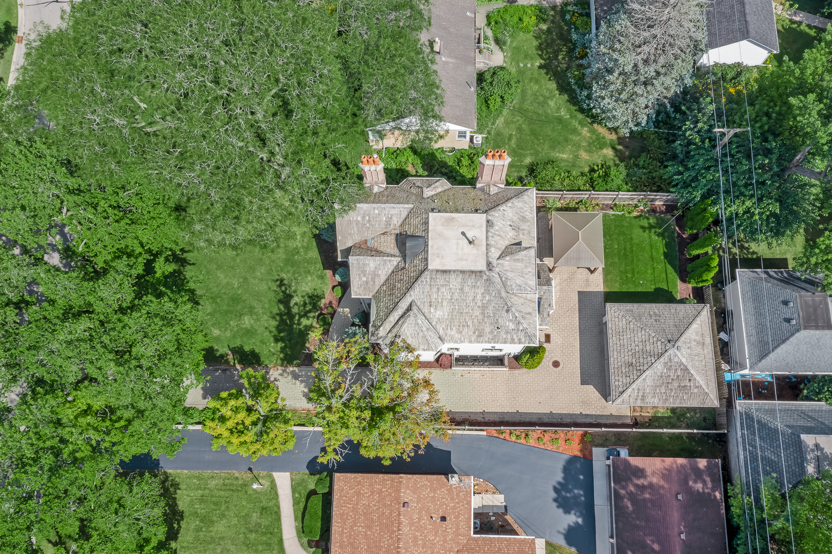 621 North County Line Road Hinsdale, IL 60521 - Photo 39 of 48 an aerial view of multiple house