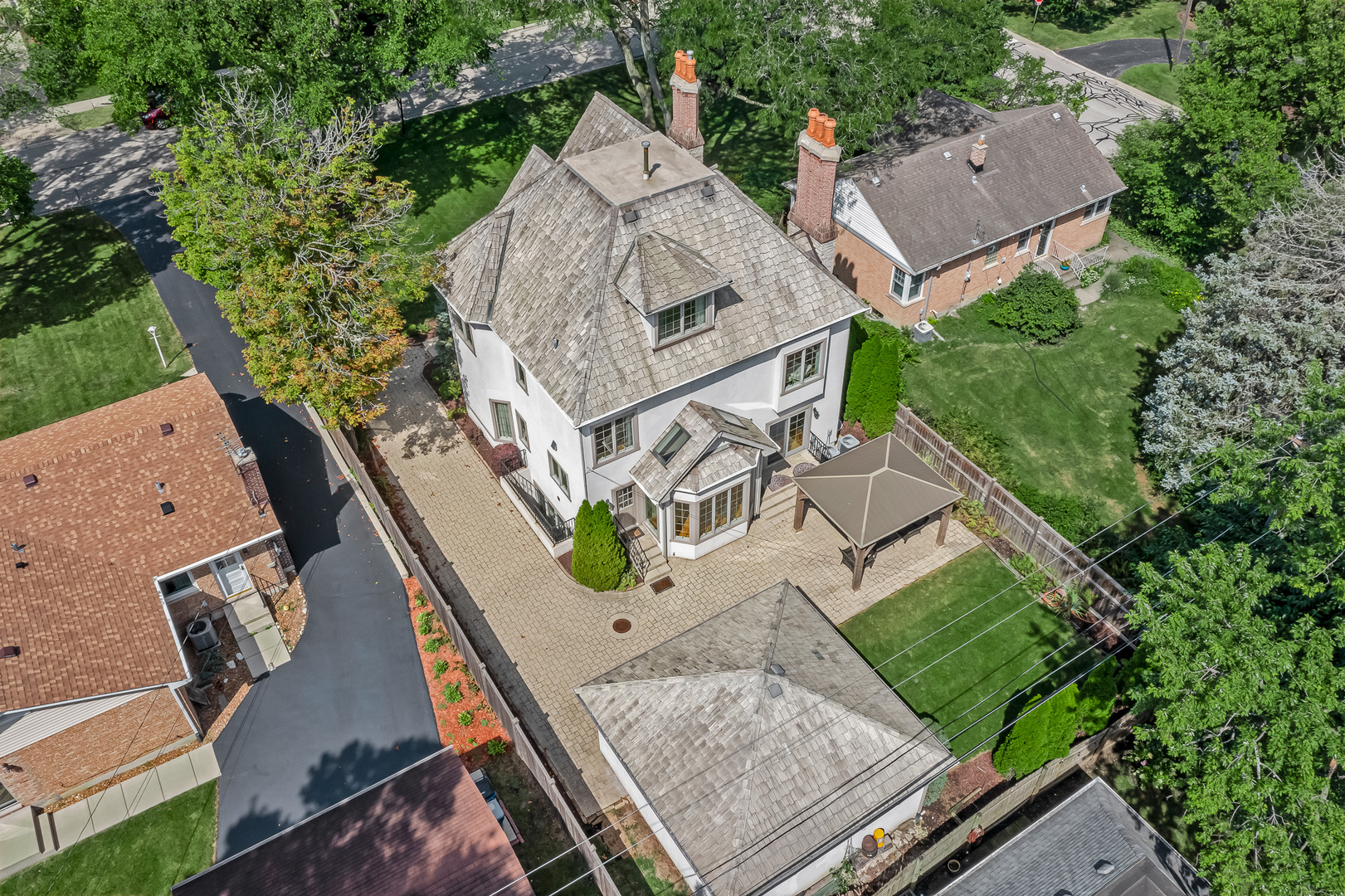 621 North County Line Road Hinsdale, IL 60521 - Photo 41 of 48 an aerial view of a house