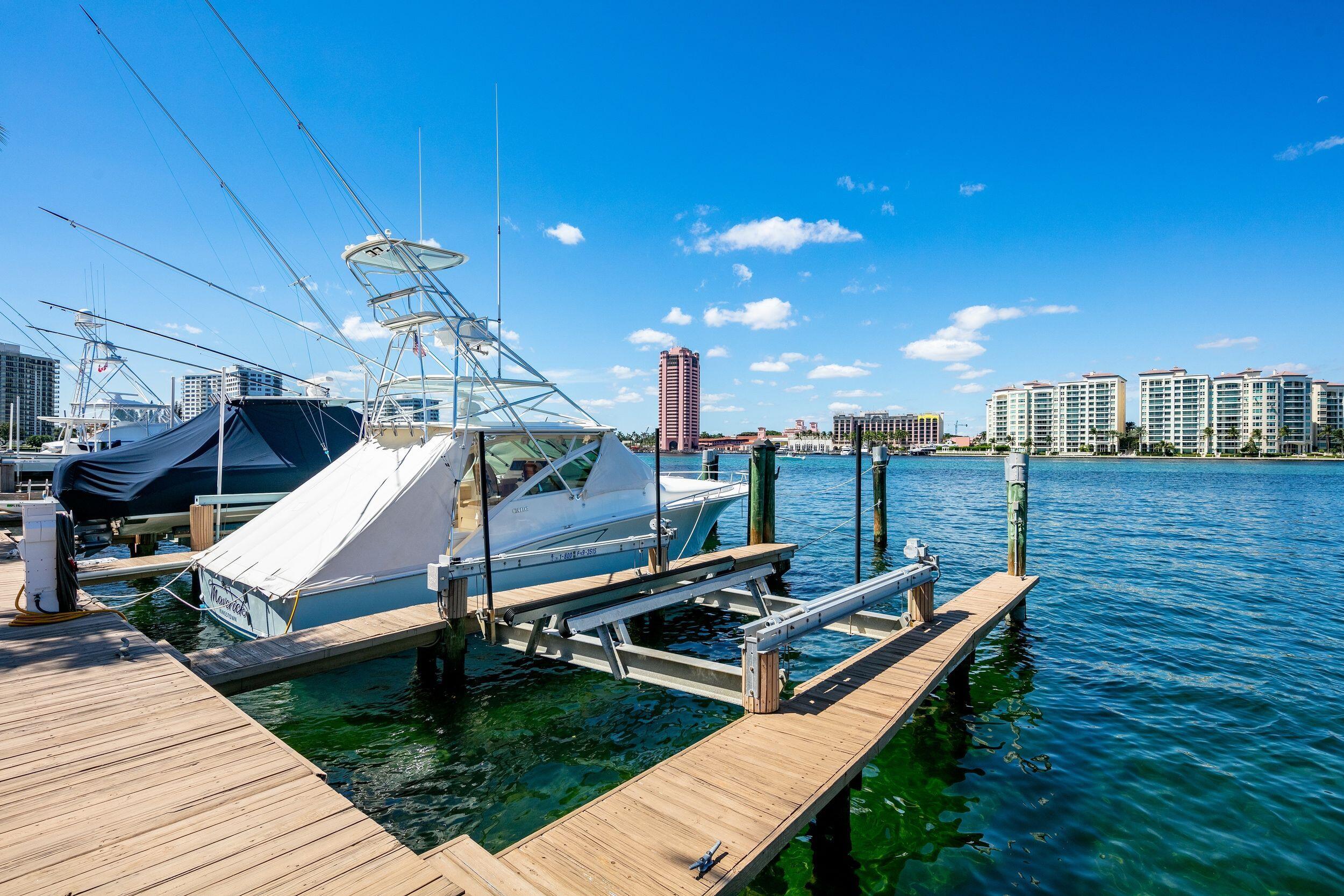 555 South Ocean Boulevard, Unit 4 Boca Raton, FL 33432 - Photo 7 of 39 a sitting area with golf course