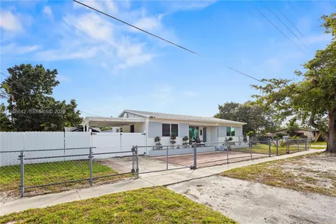 $540,000 | 821 North 73rd Avenue, Hollywood, FL 33024