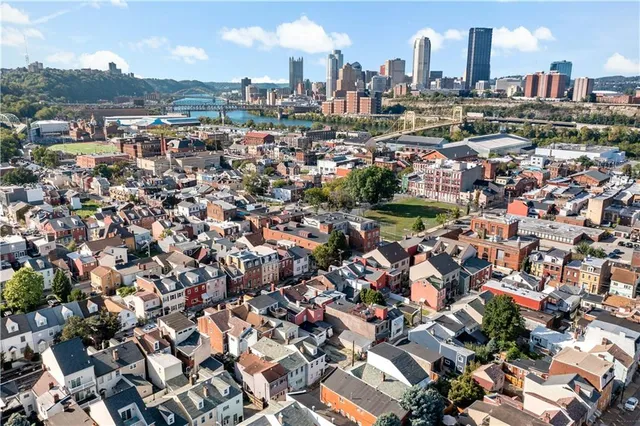 $199,900 | 30 Uxor Way, Pittsburgh, PA 15203