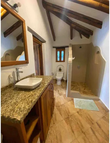 $180,000 | 10 Ecuador Canton Atacames, Gloucester City, NJ 08030