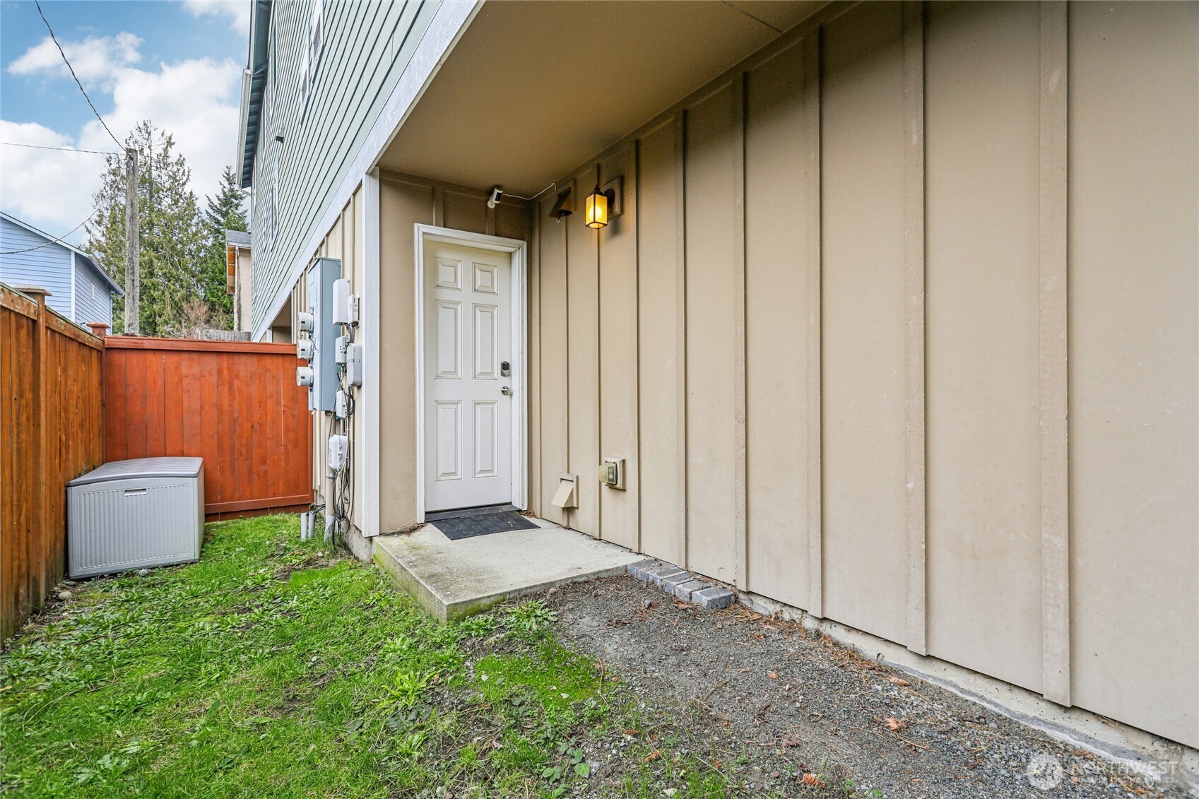 14539 32nd Avenue Northeast, Unit A Shoreline, WA 98155 - Photo 26 of 27 a view of a house with backyard and garden