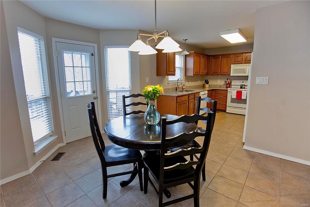 412 Arbor Spring Drive Ballwin, MO 63021 - Photo 10 of 33
