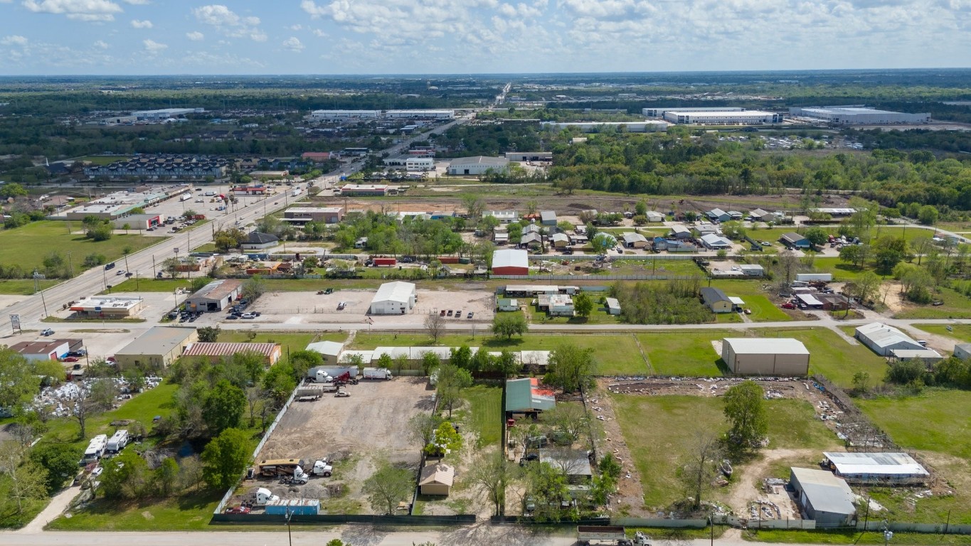 7525 Peekskill Lane Houston, TX 77075 - Photo 8 of 11 a view of a city