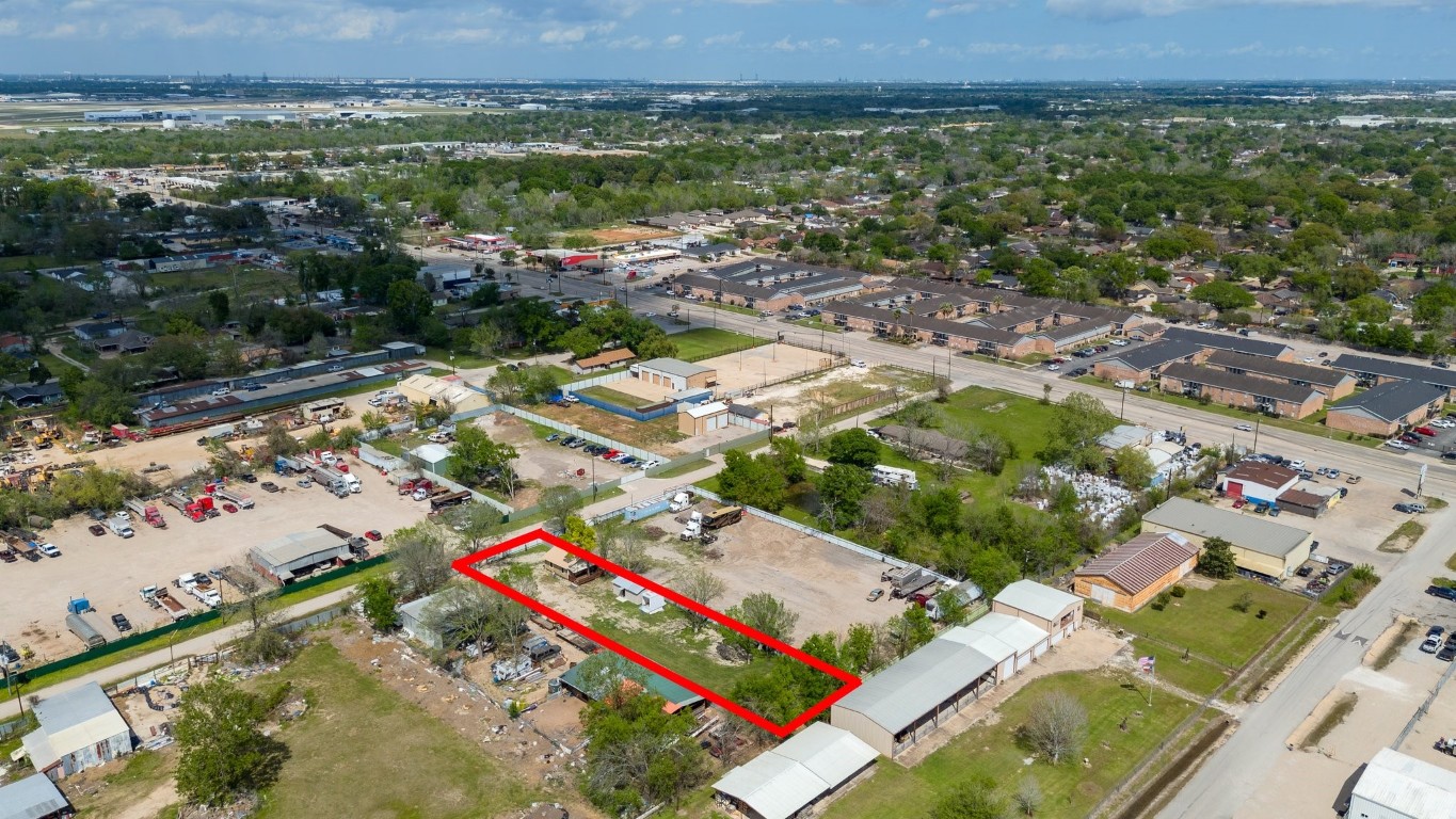 7525 Peekskill Lane Houston, TX 77075 - Photo 10 of 11 an aerial view of multiple house