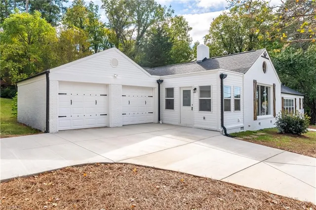 $374,900 | 178 East Salisbury Street, Denton, NC 27239