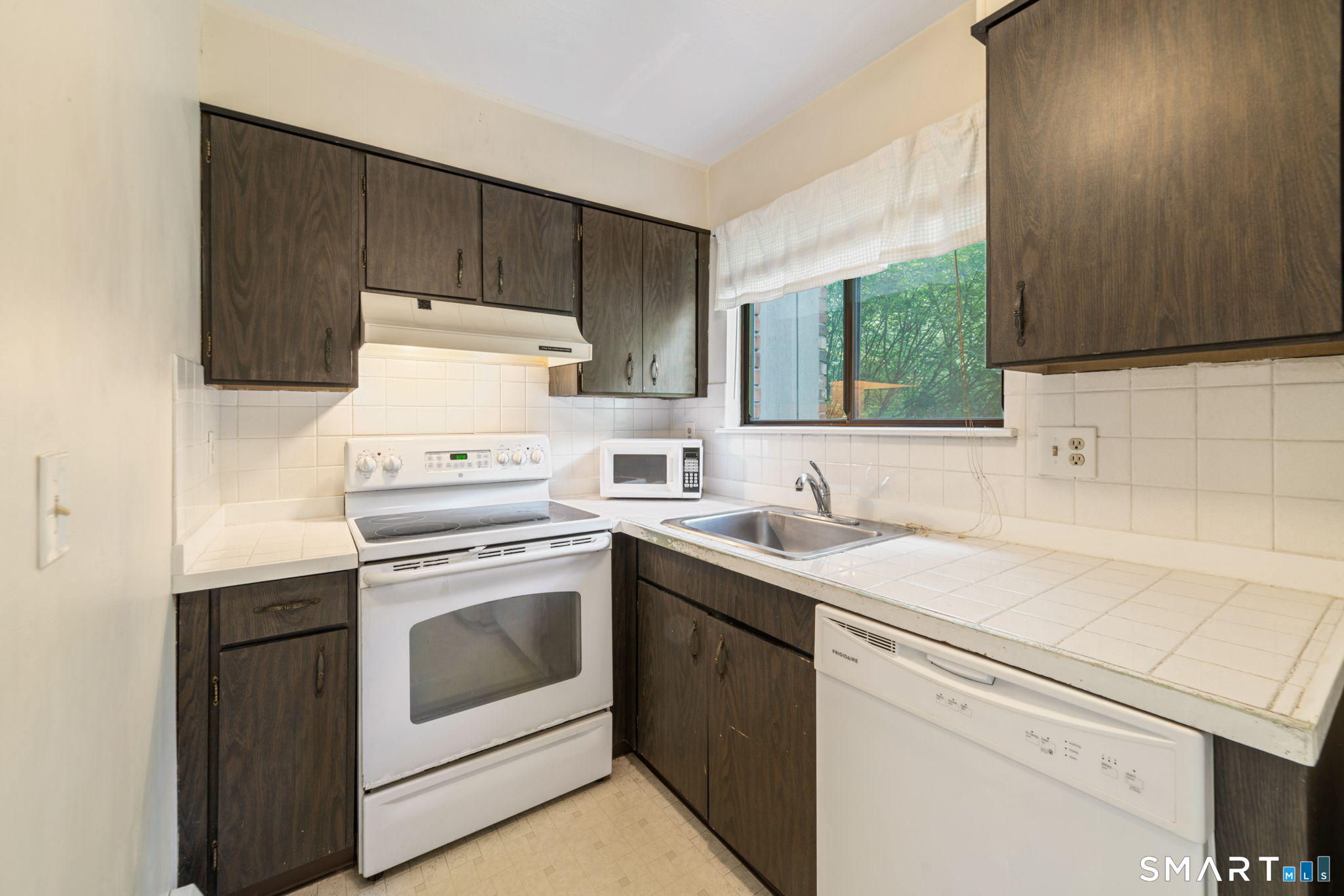 30 Kay Lane, Unit K Waterbury, CT 06708 - Photo 9 of 30
