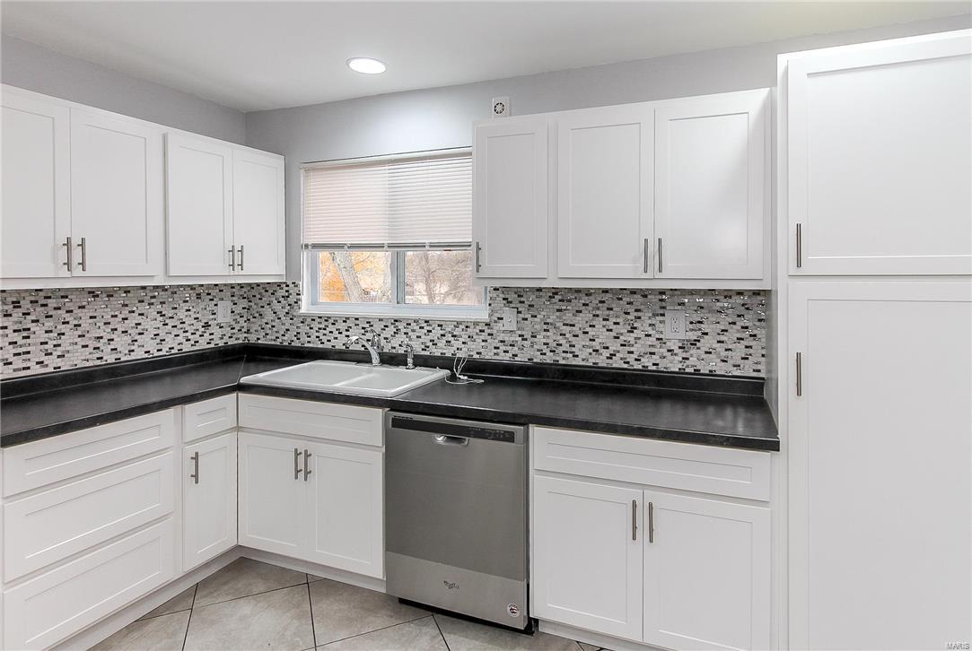 856 Prigge Road St. Louis, MO 63138 - Photo 3 of 18
