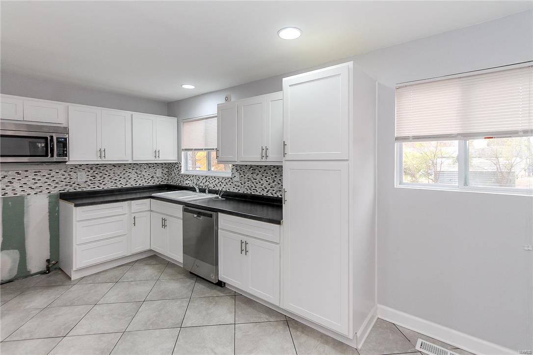 856 Prigge Road St. Louis, MO 63138 - Photo 4 of 18