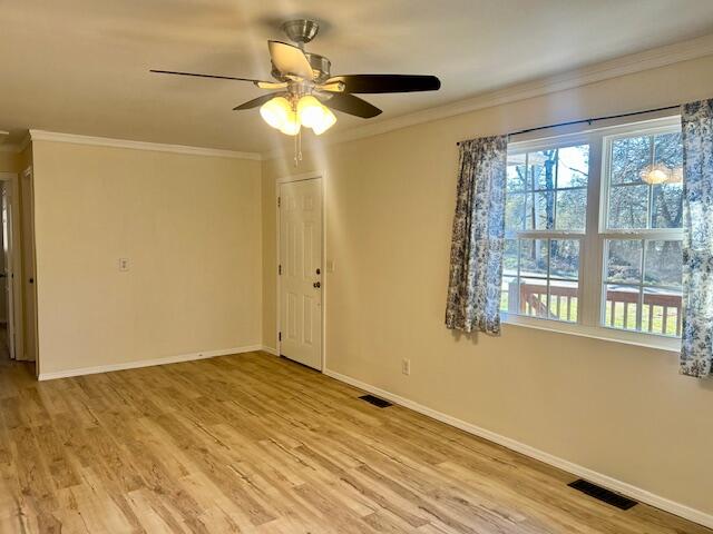 2809 Old Highway 58 Georgetown, TN 37336 - Photo 13 of 45 Living Room View of Front Door and Windo