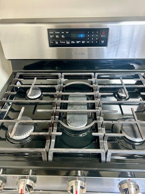 2809 Old Highway 58 Georgetown, TN 37336 - Photo 21 of 45 Top of Gas Stove