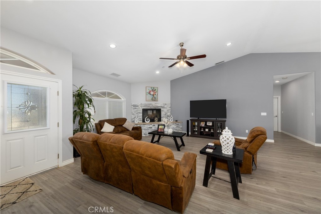 14625 Olema Road Apple Valley, CA 92307 - Photo 7 of 41