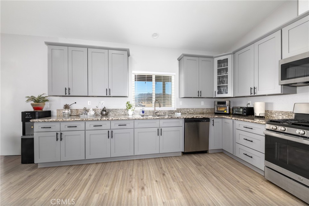 14625 Olema Road Apple Valley, CA 92307 - Photo 10 of 41