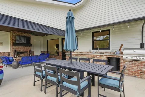 $1,200,000 | 3905 Palmetto Drive, Lake Charles, LA 70605