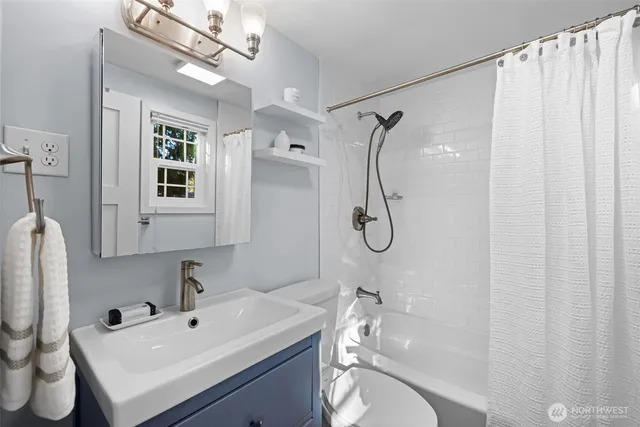 $740,000 | 15220 12th Avenue Northeast, Unit 15220, Shoreline, WA 98155