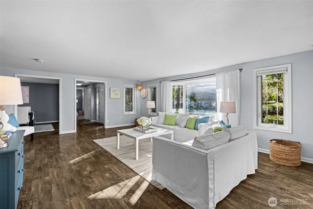 $740,000 | 15220 12th Avenue Northeast, Unit 15220, Shoreline, WA 98155