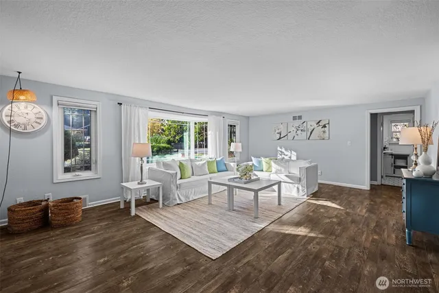 $740,000 | 15220 12th Avenue Northeast, Unit 15220, Shoreline, WA 98155