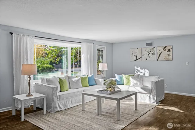 $740,000 | 15220 12th Avenue Northeast, Unit 15220, Shoreline, WA 98155