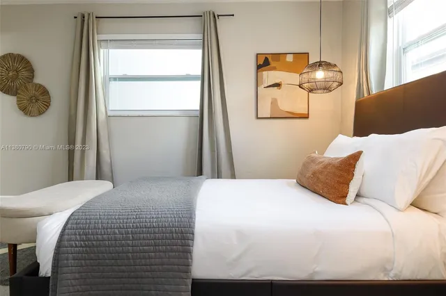 $4,400 | 2761 Southwest 33rd Avenue, Unit 2, Miami, FL 33133