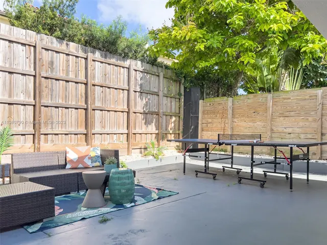 $4,400 | 2761 Southwest 33rd Avenue, Unit 2, Miami, FL 33133