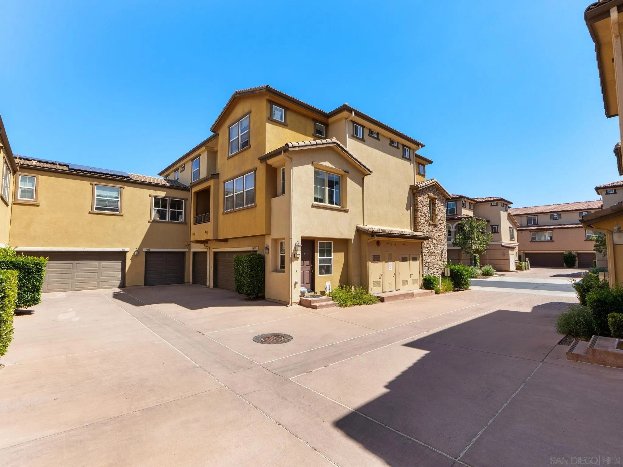 1412 Calabria Street Santee, CA 92071 - Photo 46 of 72 Driveway area