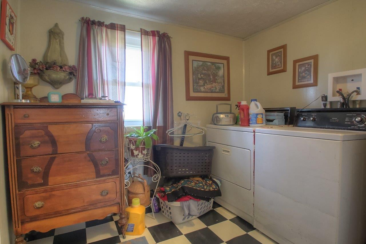 1831 Hawk Creek Road London, KY 40741 - Photo 14 of 22 Photo 15