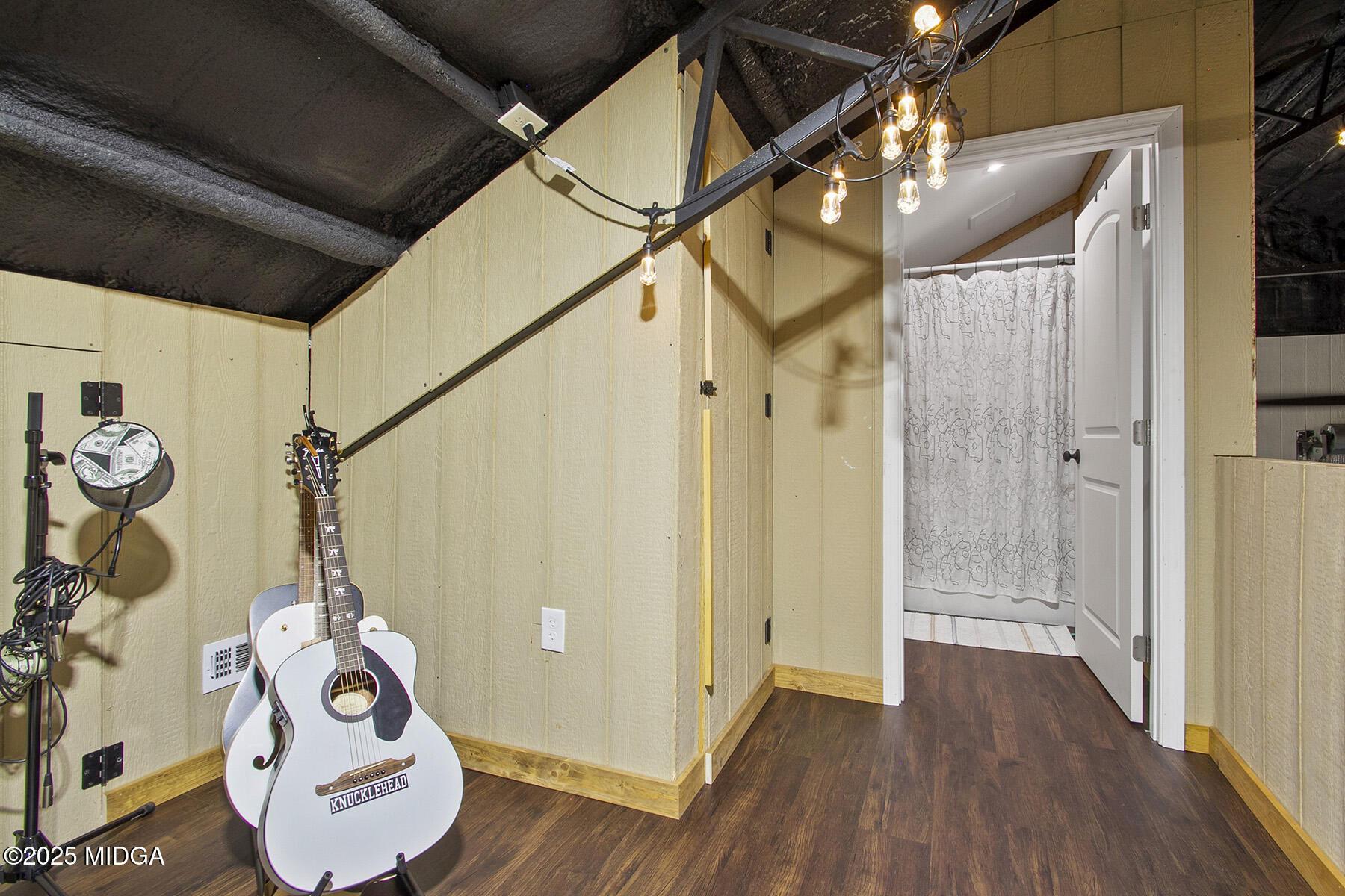 355 Dumas Road Forsyth, GA 31029 - Photo 27 of 53 a view of an entryway