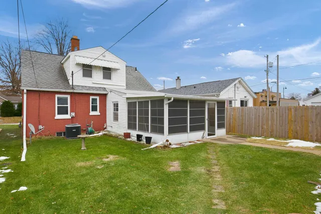 $136,000 | 1923 31st Street, Moline, IL 61265