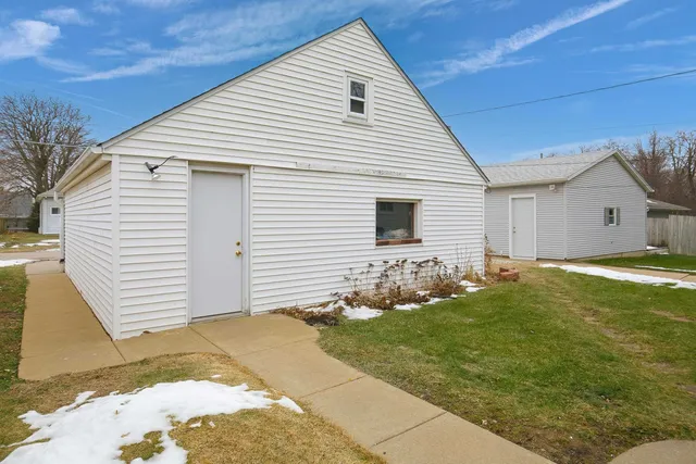 $136,000 | 1923 31st Street, Moline, IL 61265