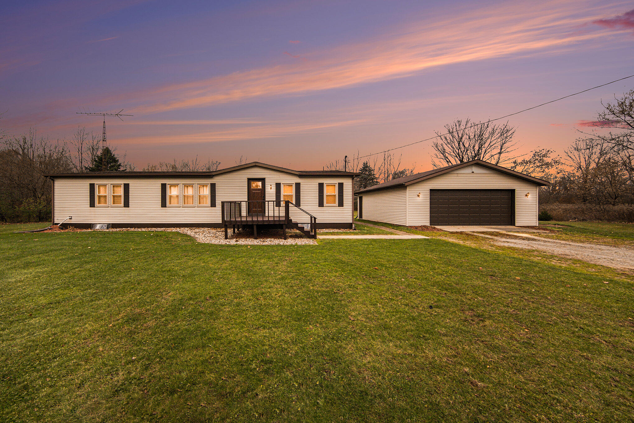 9300 Rountree Road Horton, MI 49246 - Photo 1 of 28 Twilight Main Photo