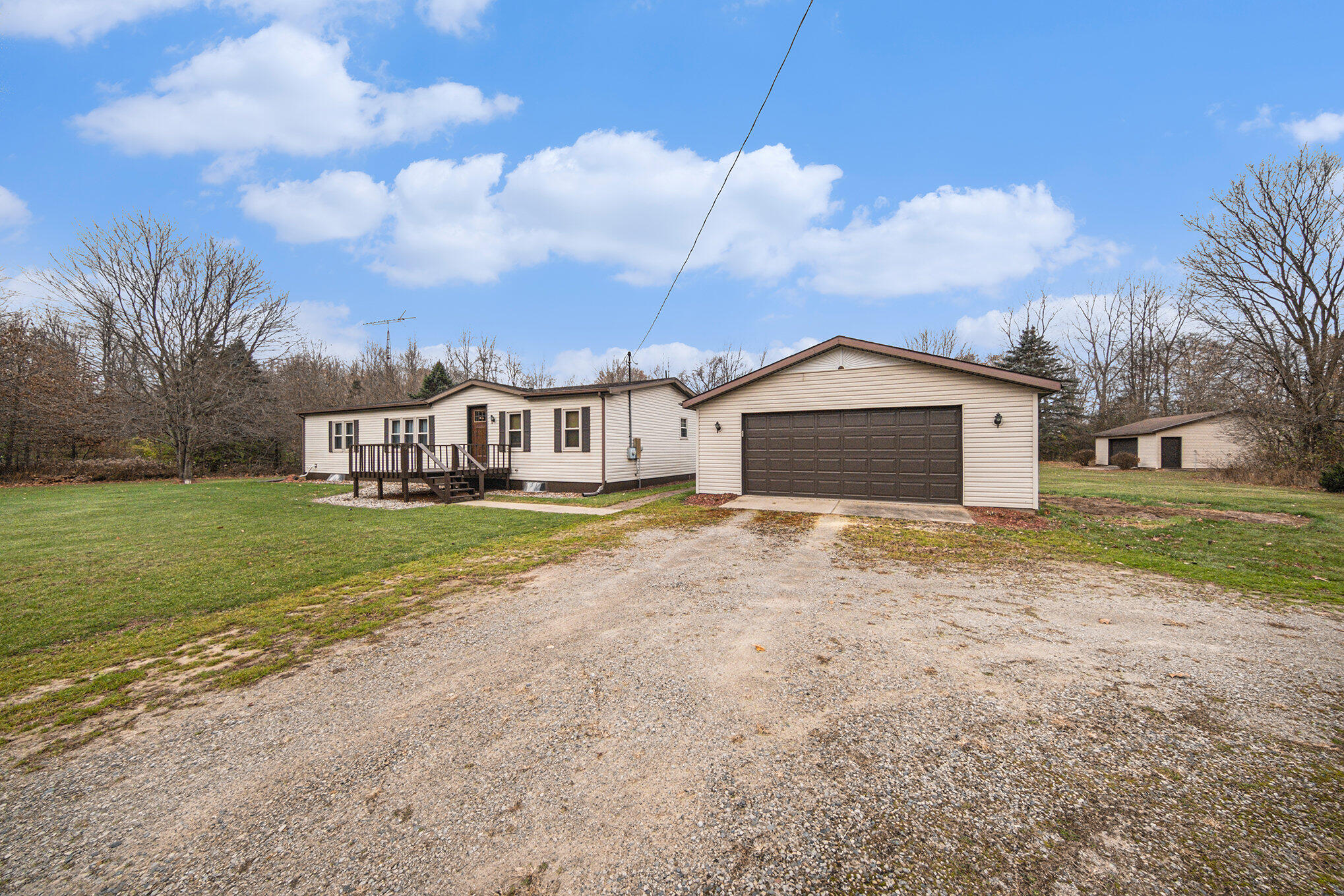 9300 Rountree Road Horton, MI 49246 - Photo 3 of 28 003_sbp_59