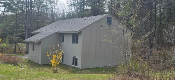 $330,000 | 1608 Marsh Family Road, Hartford, VT 05059