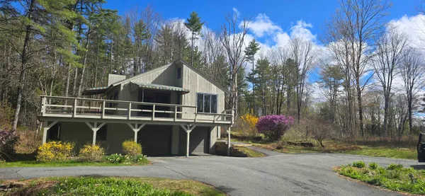 $330,000 | 1608 Marsh Family Road, Hartford, VT 05059
