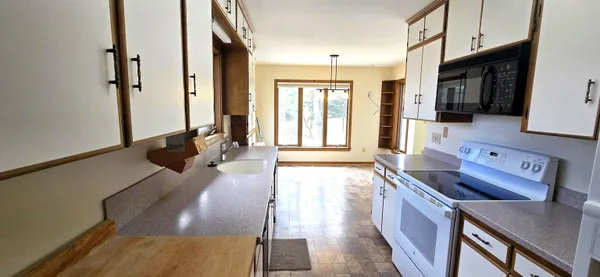 $330,000 | 1608 Marsh Family Road, Hartford, VT 05059