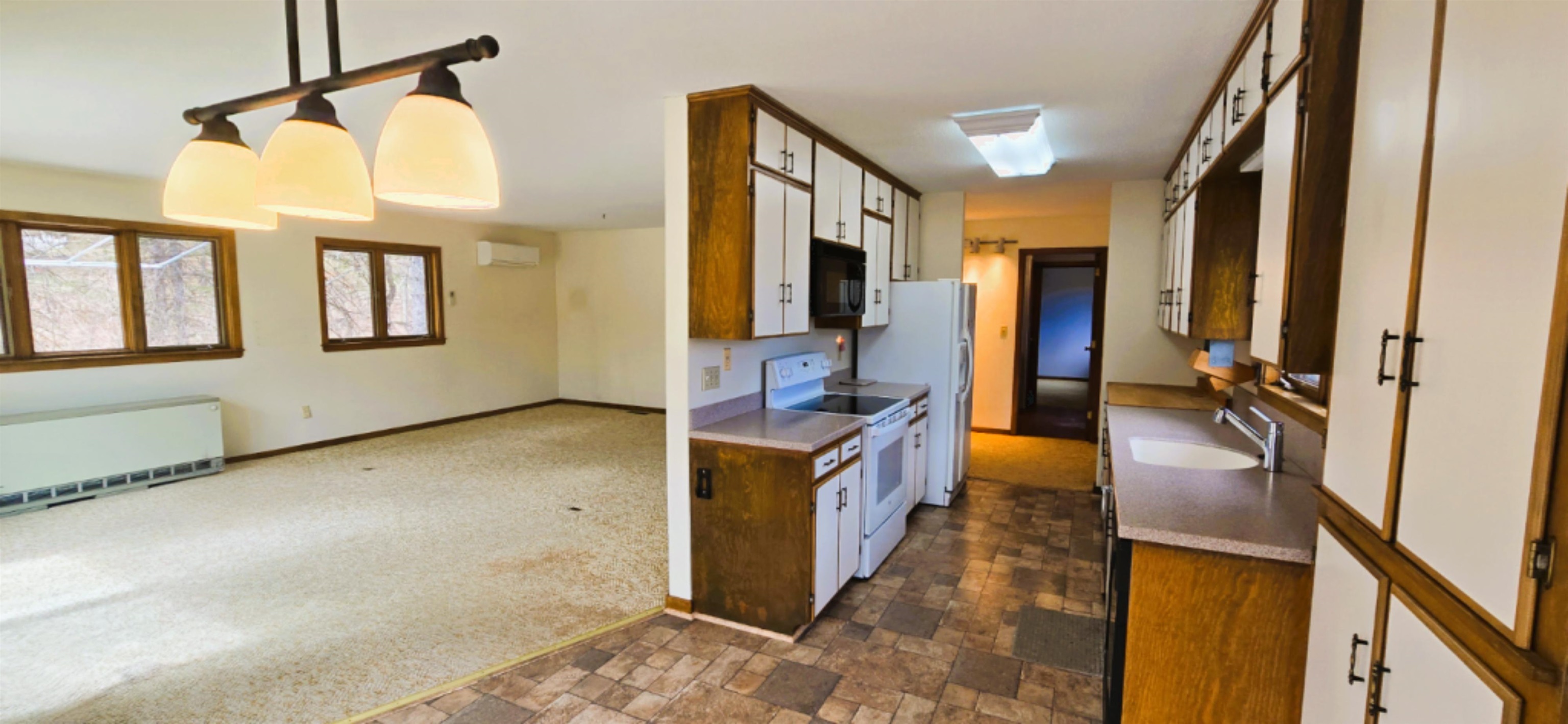 1608 Marsh Family Road Hartford, VT 05059 - Photo 6 of 27