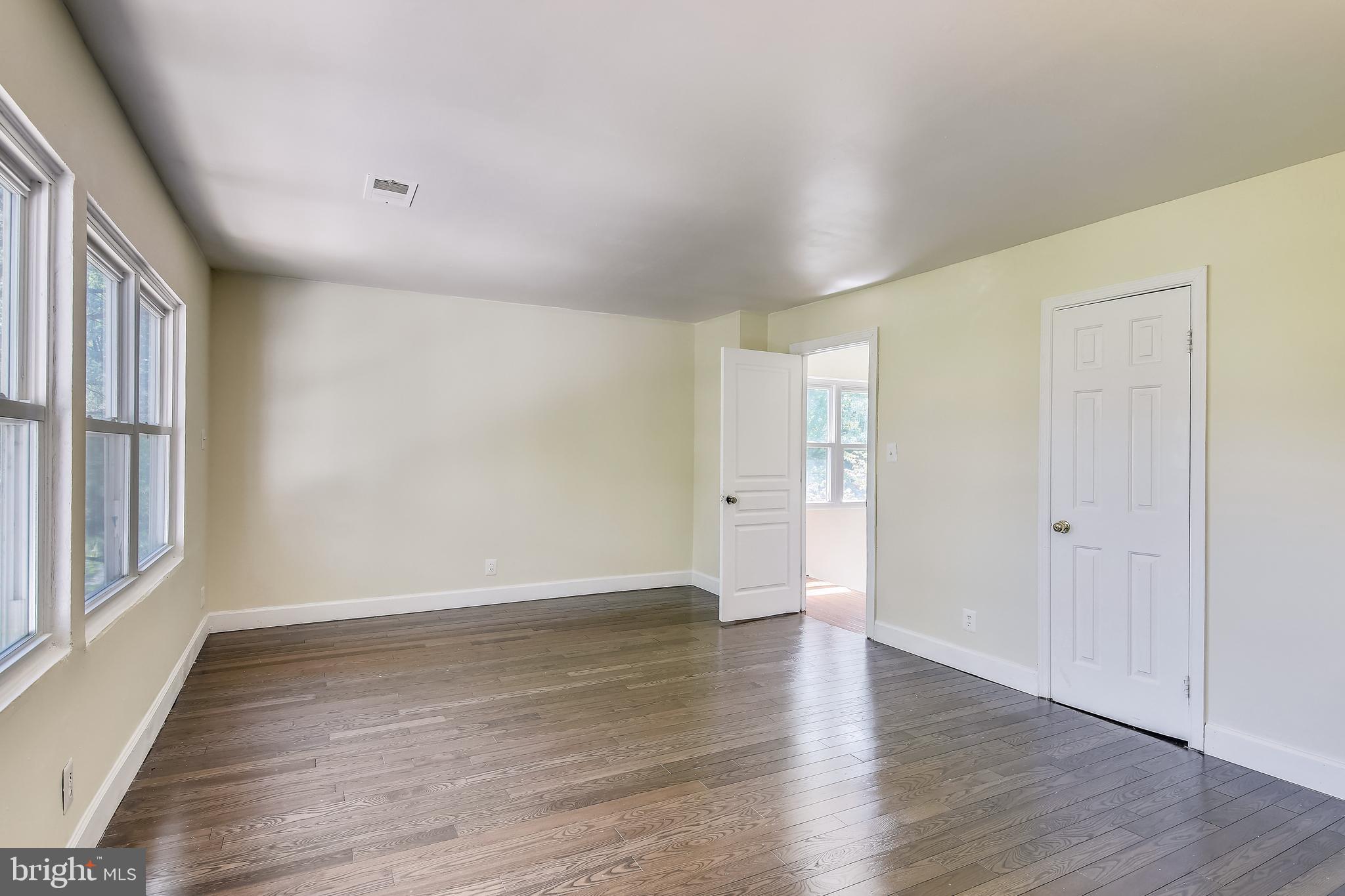 17482 Hoskinson Road Poolesville, MD 20837 - Photo 14 of 31 Master Bedroom