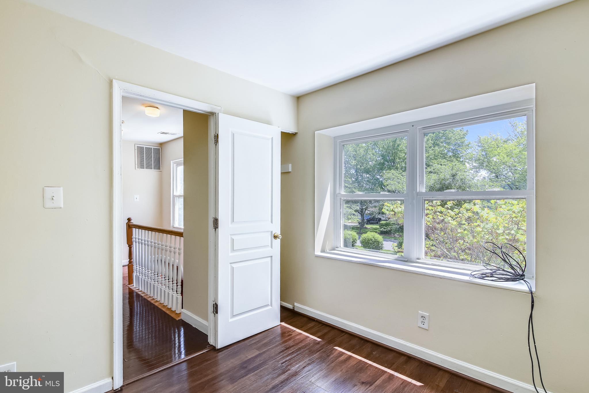17482 Hoskinson Road Poolesville, MD 20837 - Photo 19 of 31 Third Bedroom