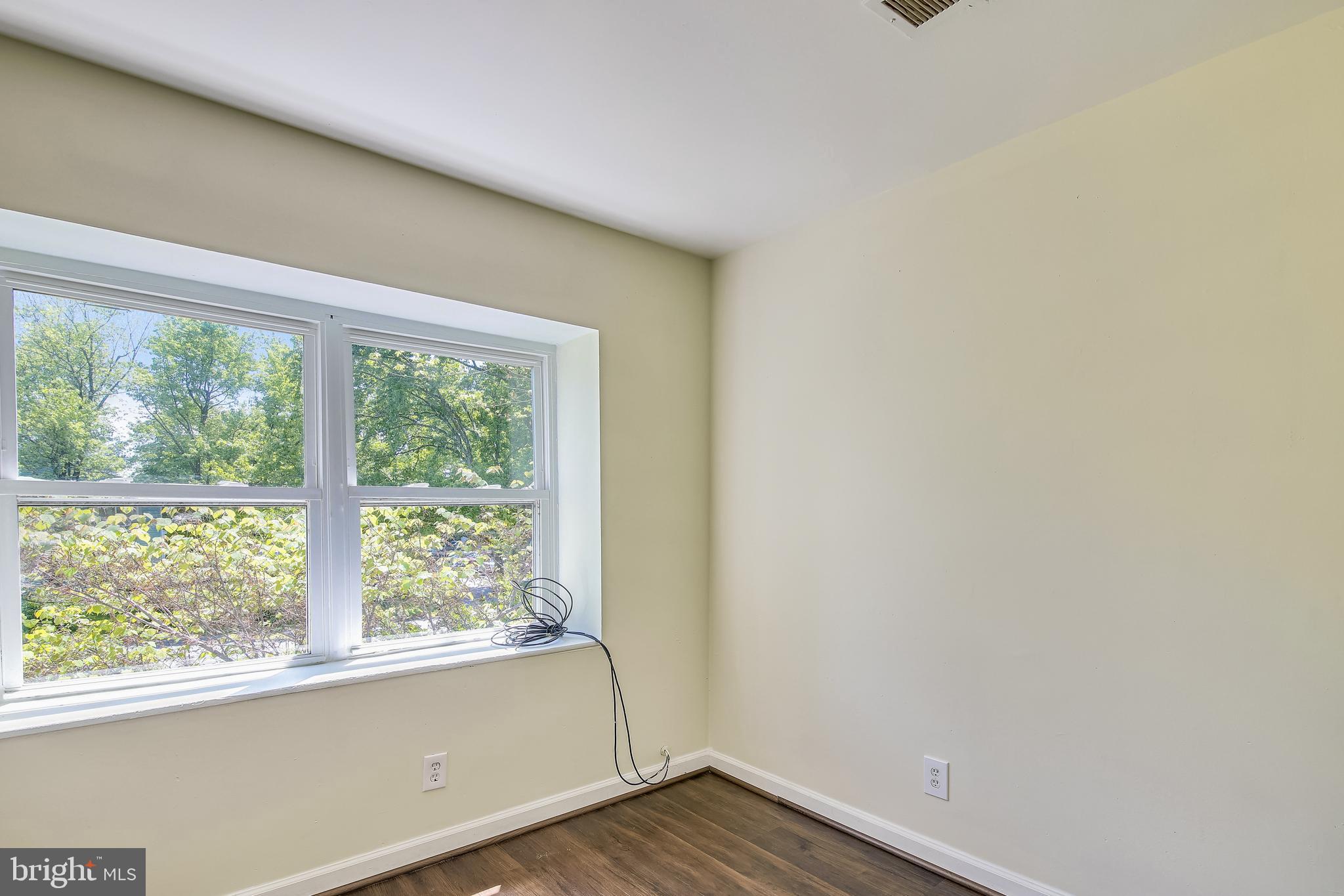 17482 Hoskinson Road Poolesville, MD 20837 - Photo 20 of 31 Third Bedroom